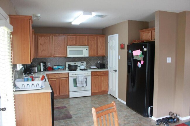 Building Photo - 3769 Castle Rock Dr.