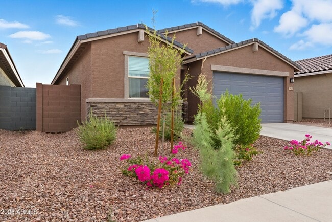 Foto del edificio - 17427 W Msn Ln