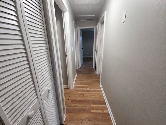 Building Photo - 4572 Korner Dr, Huber Heights, OH 45424