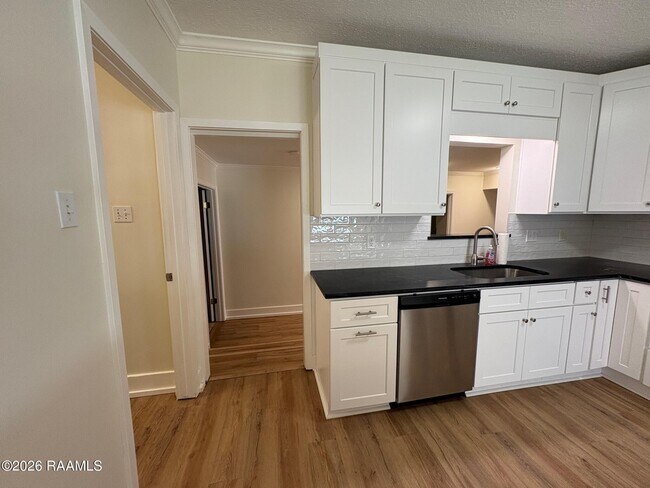 Foto del edificio - 524 Cedar Crest Ct