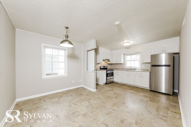 Foto del edificio - Come view this lovely 3BR 1.5BA home