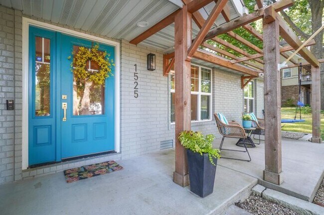 Foto del edificio - Warm & Cozy Home in Springfield!