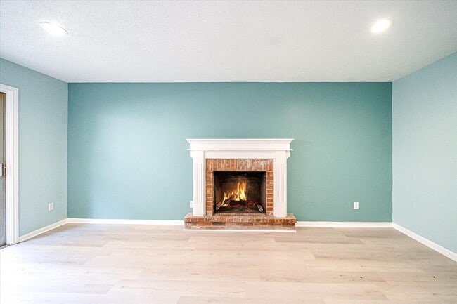 Building Photo - 2574 Marilee Ln