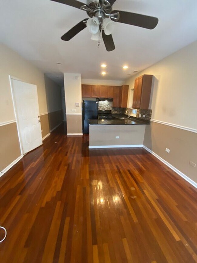Foto del edificio - 7654 S Colfax Ave