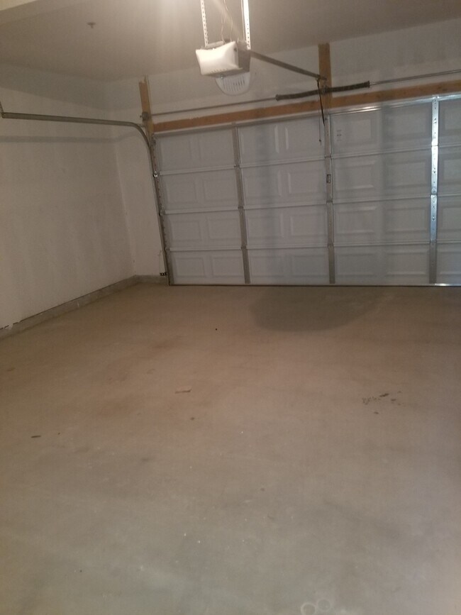 Foto del edificio - El Dorado Condo for Rent!