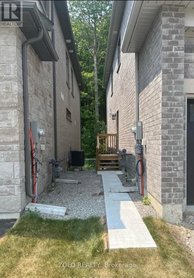 Building Photo - 11 Franklin Trail