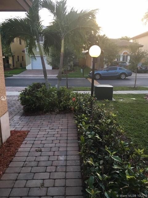 Foto del edificio - 1001 NE 41st Ave  1001 Homestead FL 33033