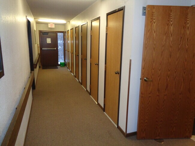 Foto del edificio - 6717 Old Sawmill Rd