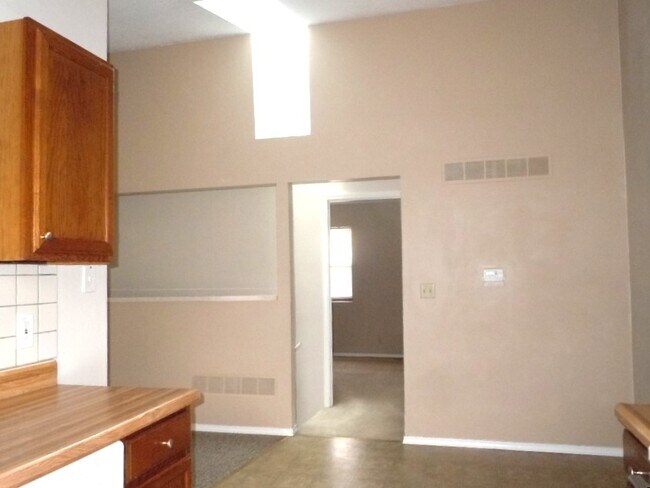 Building Photo - 517 Pepperhill Ct