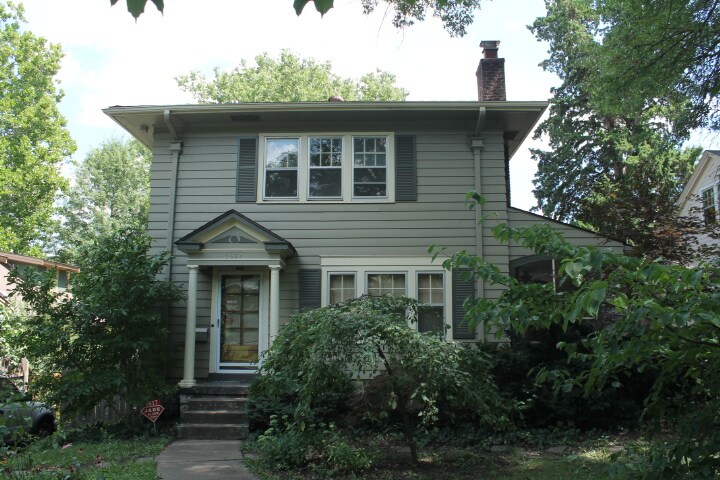 Foto principal - 5617 Kenwood Ave