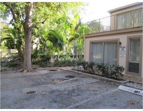 Building Photo - 1313 SW 8th Ct