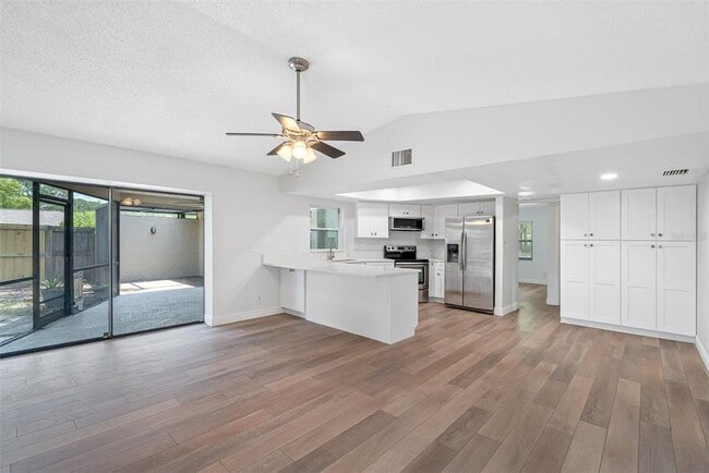 Building Photo - 3601 Fairway Forest Cir