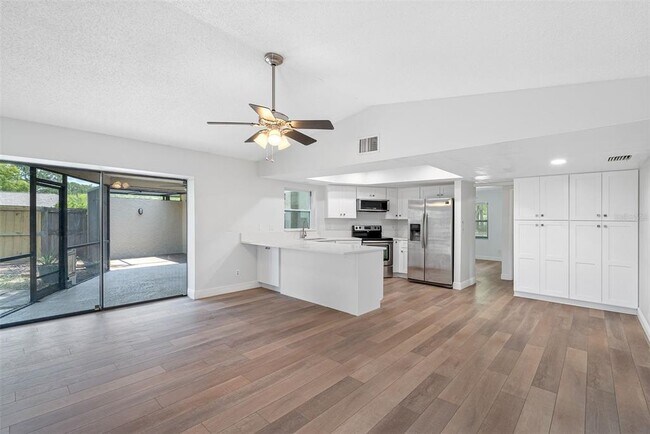 Foto del edificio - 3601 Fairway Forest Cir