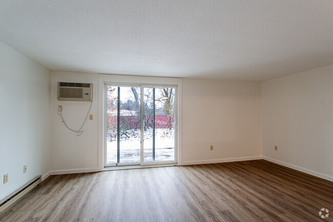 Townhouse - Living Room - Pelham Townhomes