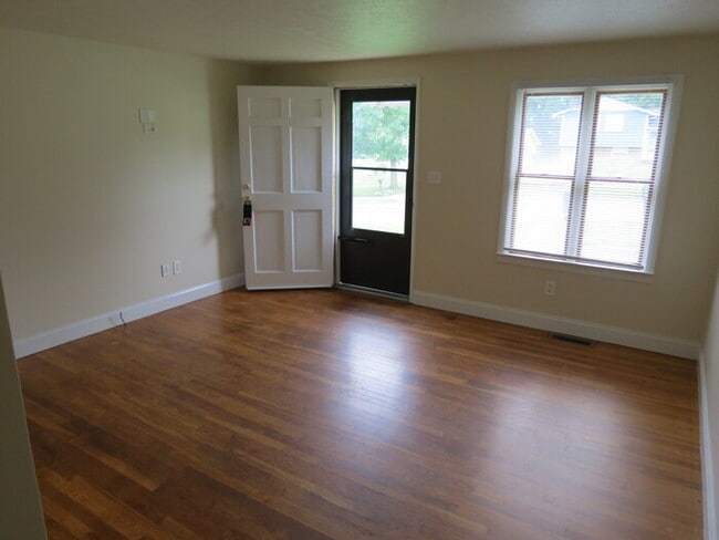 Foto del edificio - 1526 River Bend Rd
