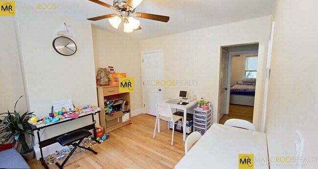 Foto del edificio - 48 Cameron Ave