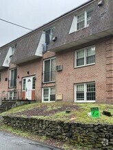 Building Photo - 82 Boylston Ln