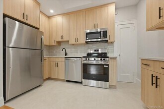 Building Photo - 43 New Hyde Park Rd