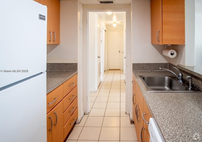 Building Photo - 7545 E Treasure Dr