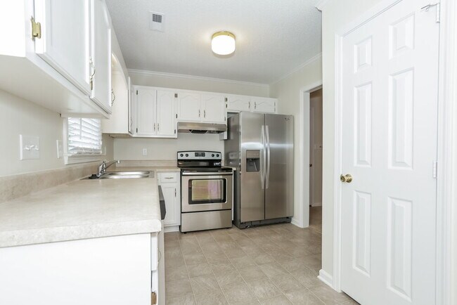 Foto del edificio - 3012 Emerald Meadow Ln