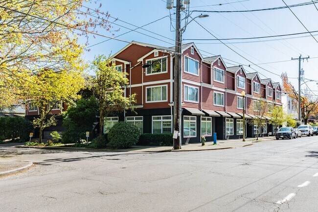 Foto del edificio - Madrona Court