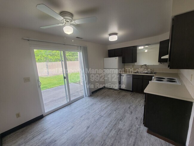 Foto del edificio - 140 Van Giesen St