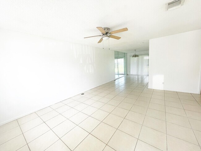 Foto del edificio - 2304 Seaside Dr