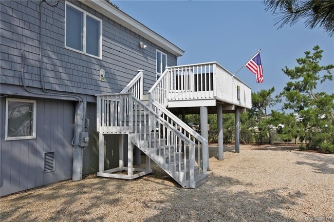 Building Photo - 6112 Long Beach Blvd