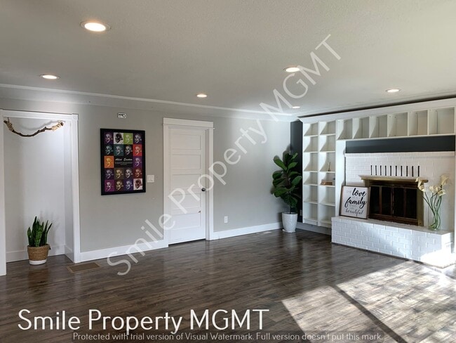 Building Photo - Spacious 4 bedrooms Home in SE Portland