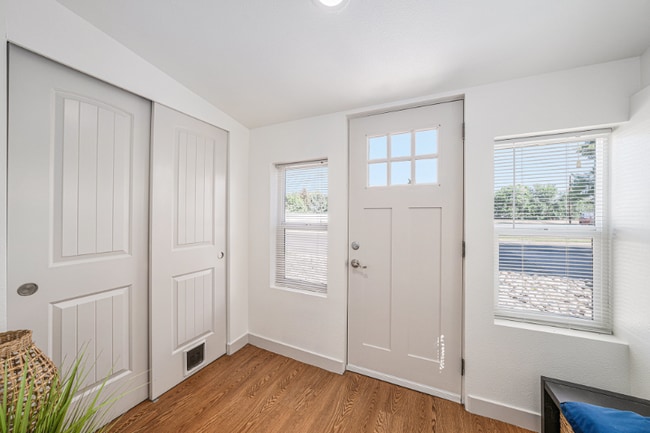 Foto del edificio - 1326 E 8th St