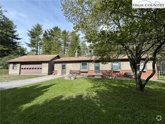 Building Photo - 112 Knoll Dr