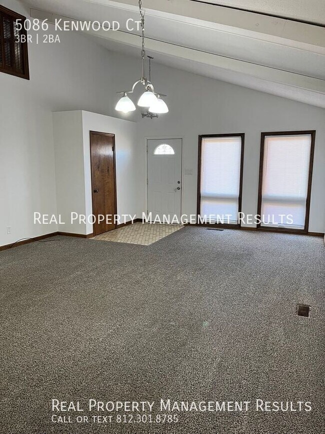 Foto del edificio - 5086 Kenwood Ct