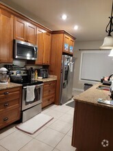 Building Photo - 8515 Sandpiper St
