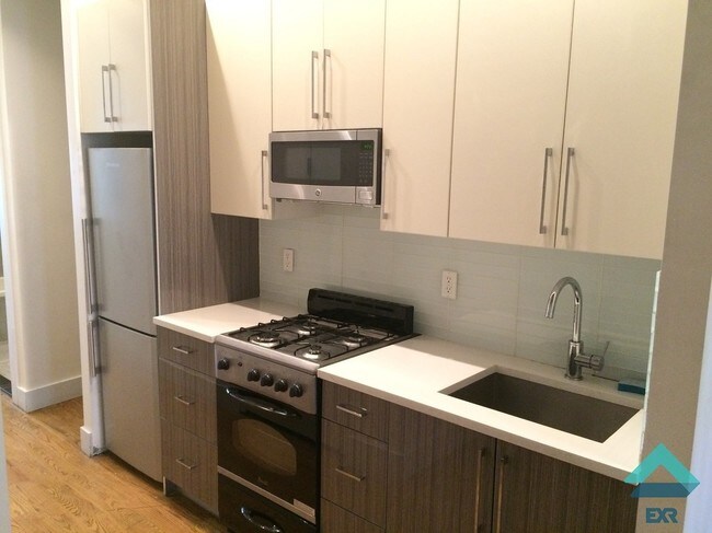 Foto del edificio - 1872 Menahan St