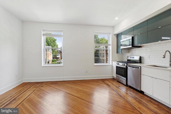 Foto del edificio - 4815 Chester Ave