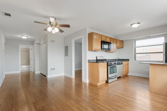 Foto del edificio - 7626 N Marshfield Ave