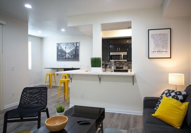 Building Photo - Avalon