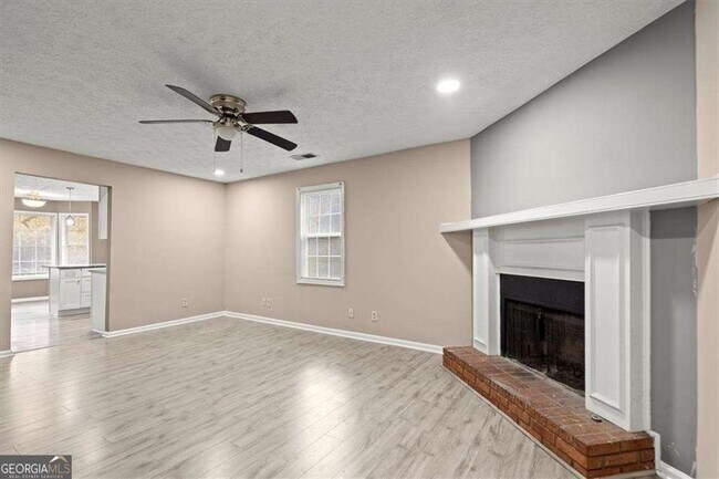 Foto del edificio - 326 Farm Pl Ct NE