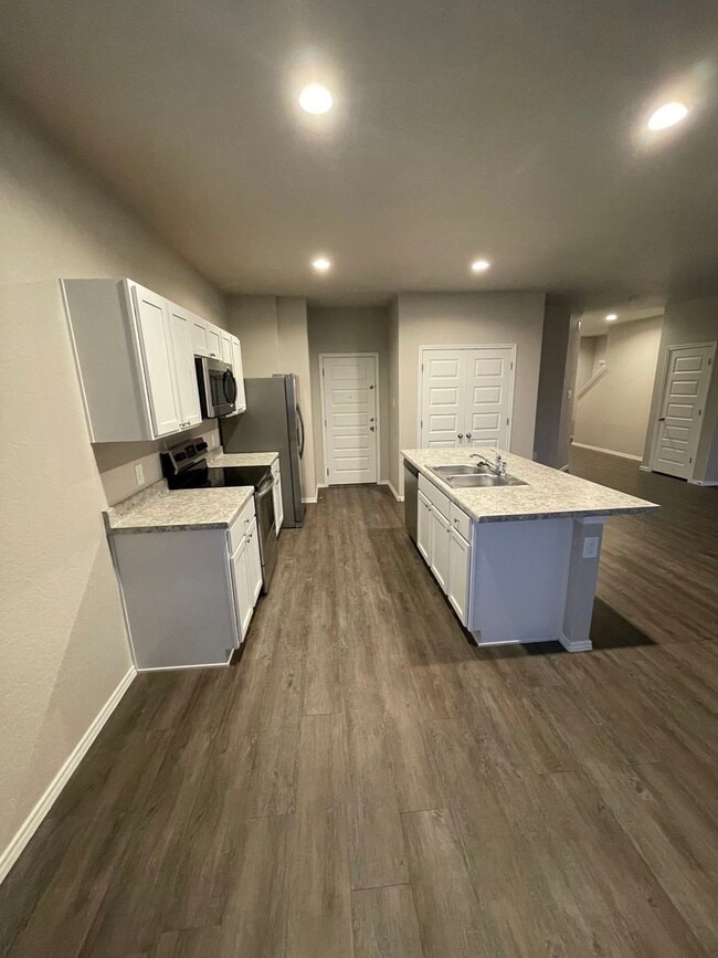 Building Photo - *Pre-leasing* Four Bedroom | Two and a Hal...