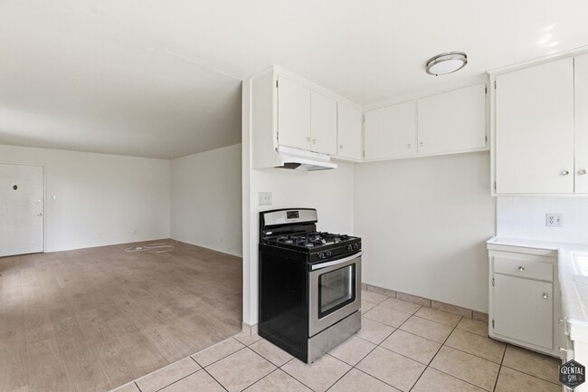 Building Photo - 3757 Glendon Ave