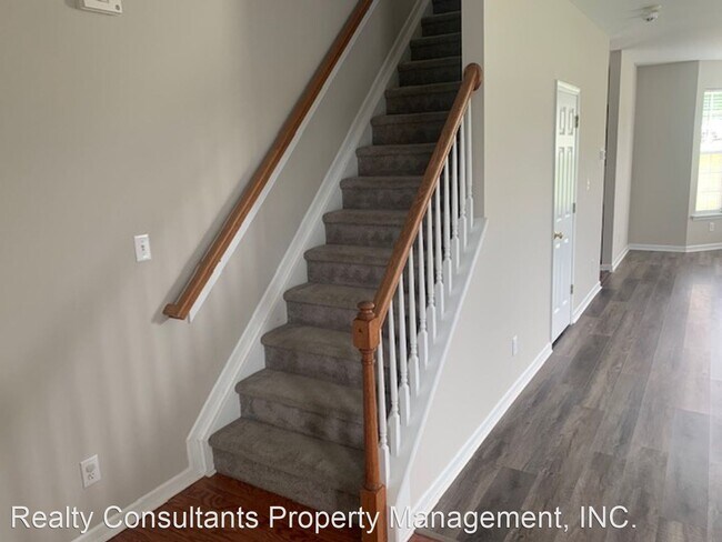 Building Photo - 4 br, 2.5 bath House - 3541 Running Cedar ...