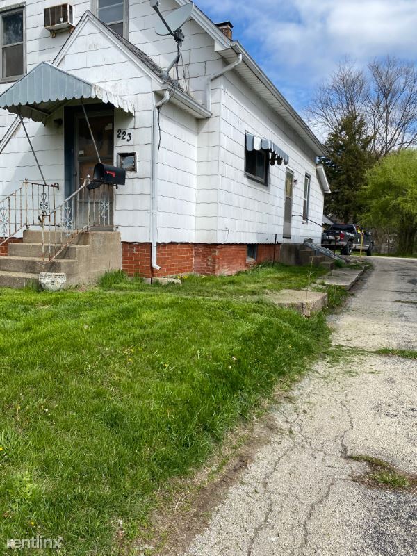 Building Photo - 3 br, 1 bath House - 223 W Locust St A Unit A