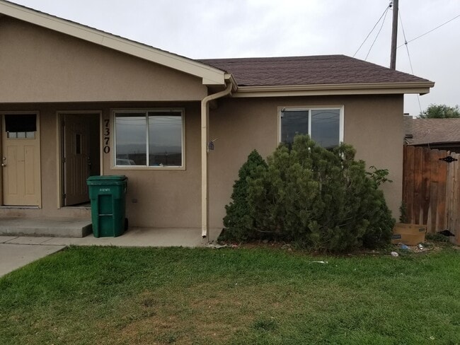 Great 3 Bedroom 2 Bath unit - Great 3 Bedroom 2 Bath unit House