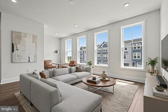 Building Photo - 114 Galaxy Pl