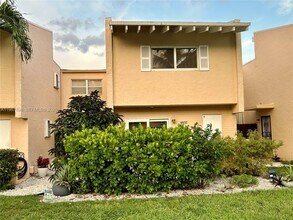 Building Photo - 8837 NE 4th Avenue Rd