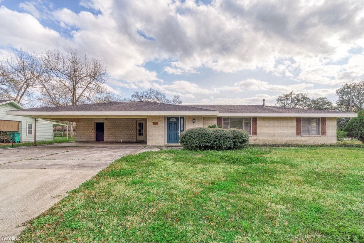 521 Cody St, Sulphur, LA 70663 House for Rent in Sulphur, LA