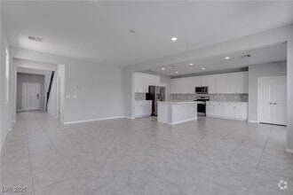 Building Photo - 114 Manzanita Falls Ave