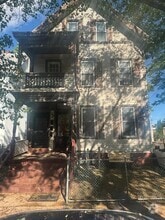 Building Photo - 37 Hotchkiss St
