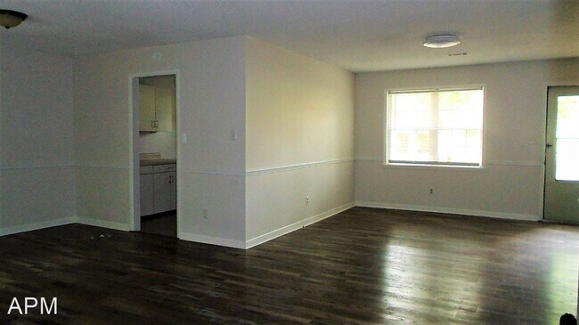 Building Photo - 4 br, 2 bath House - 2102 Collier Dr