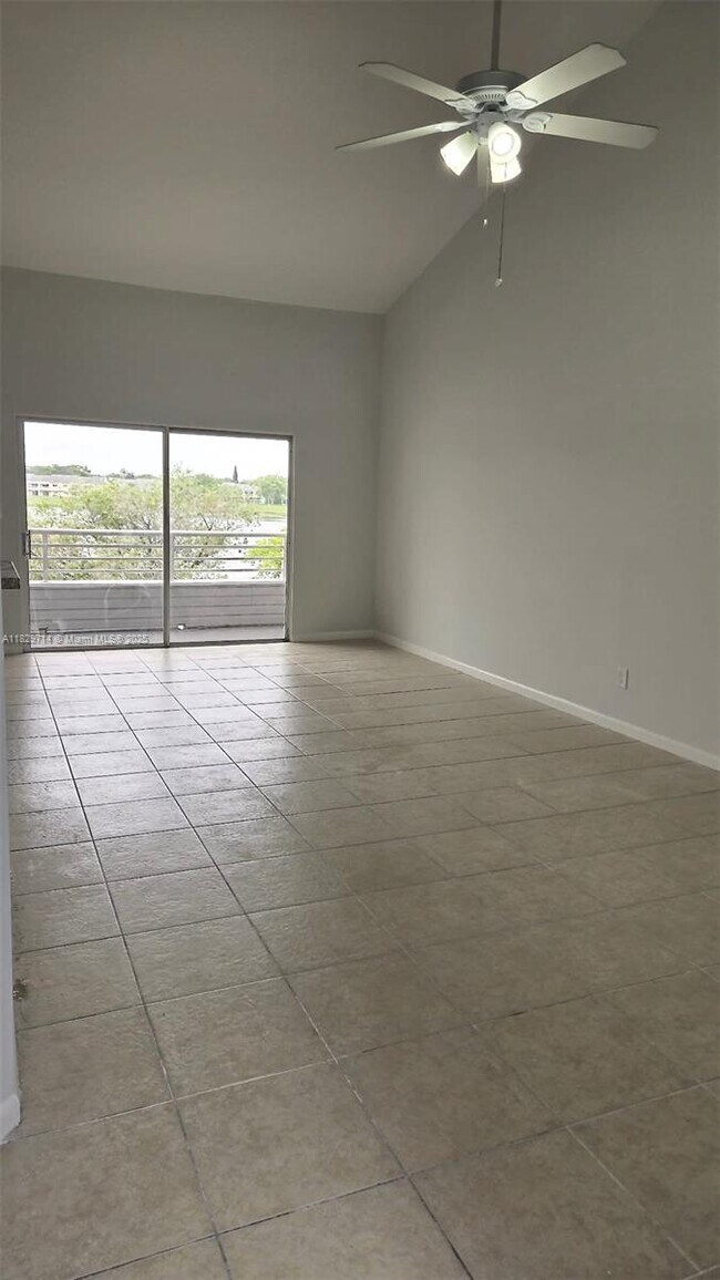 Foto del edificio - 3409 NW 44th St